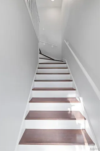 $160,000 | 9043 West Swan Circle, St. Louis, MO 63144