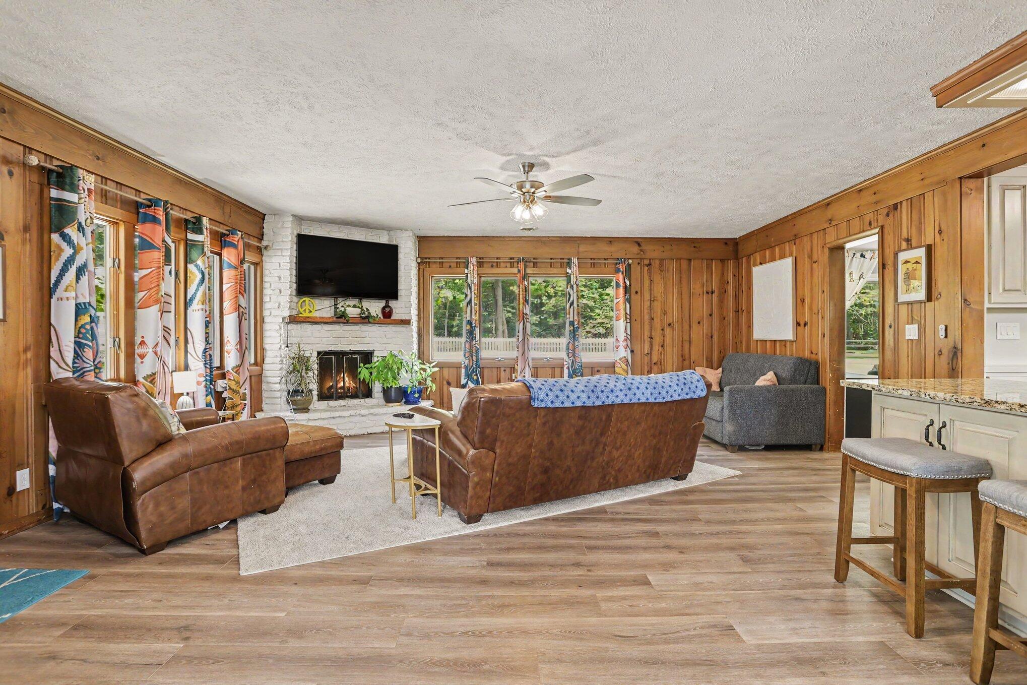 11628 Lake Chapin Road Berrien Springs, MI 49103 - Photo 3 of 29 006_file_7289