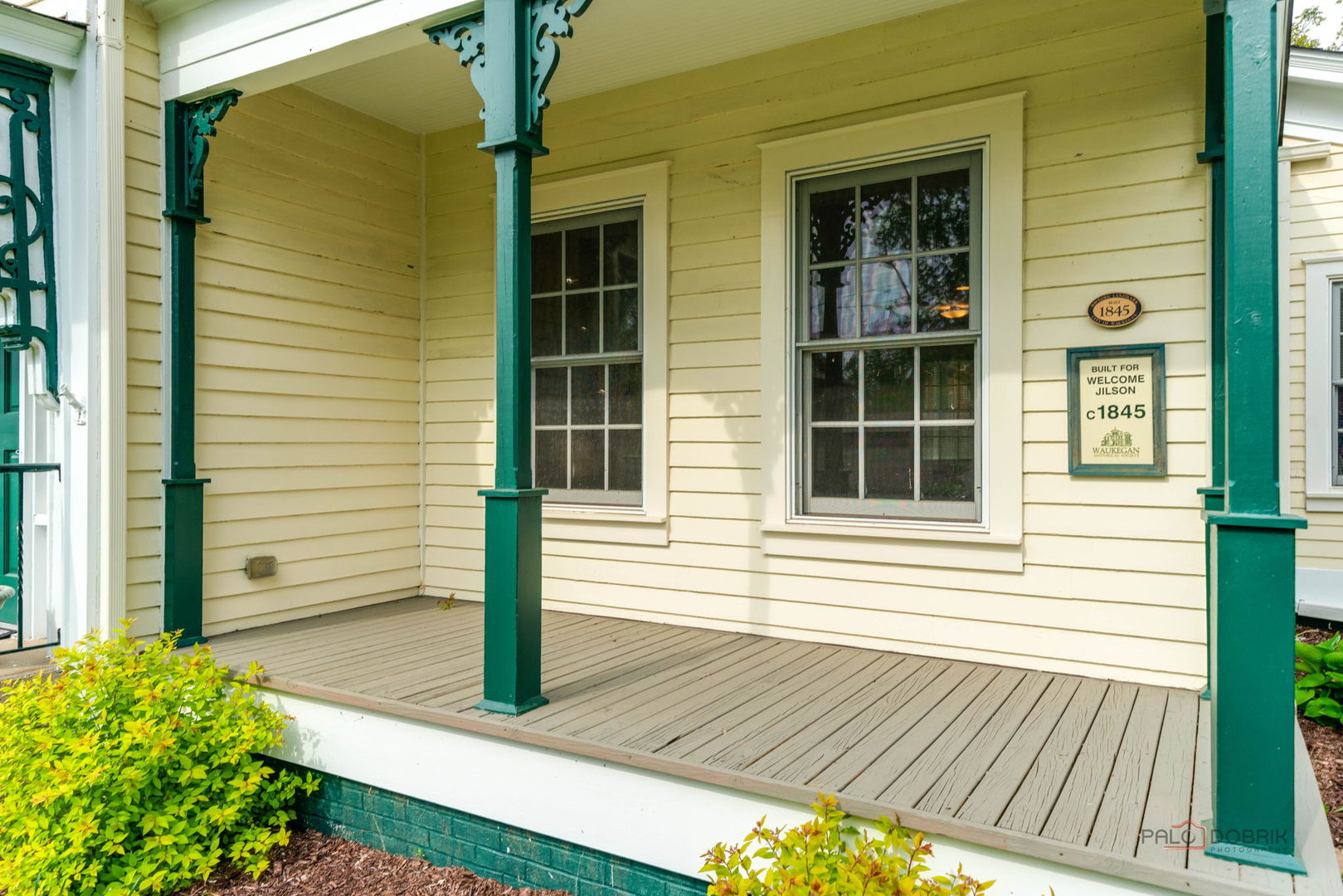 430 North Sheridan Road Waukegan, IL 60085 - Photo 4 of 44