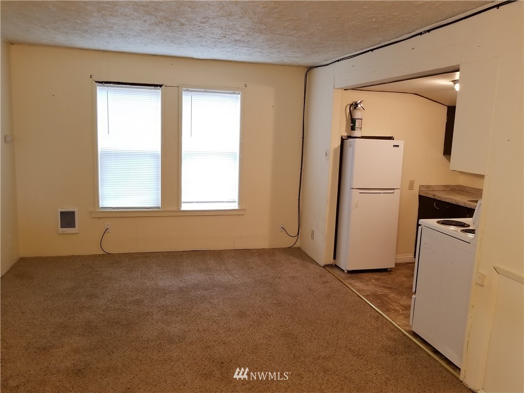 40 Southwest Cascade Avenue Chehalis, WA 98532 - Photo 6 of 11 Gallery Image 6