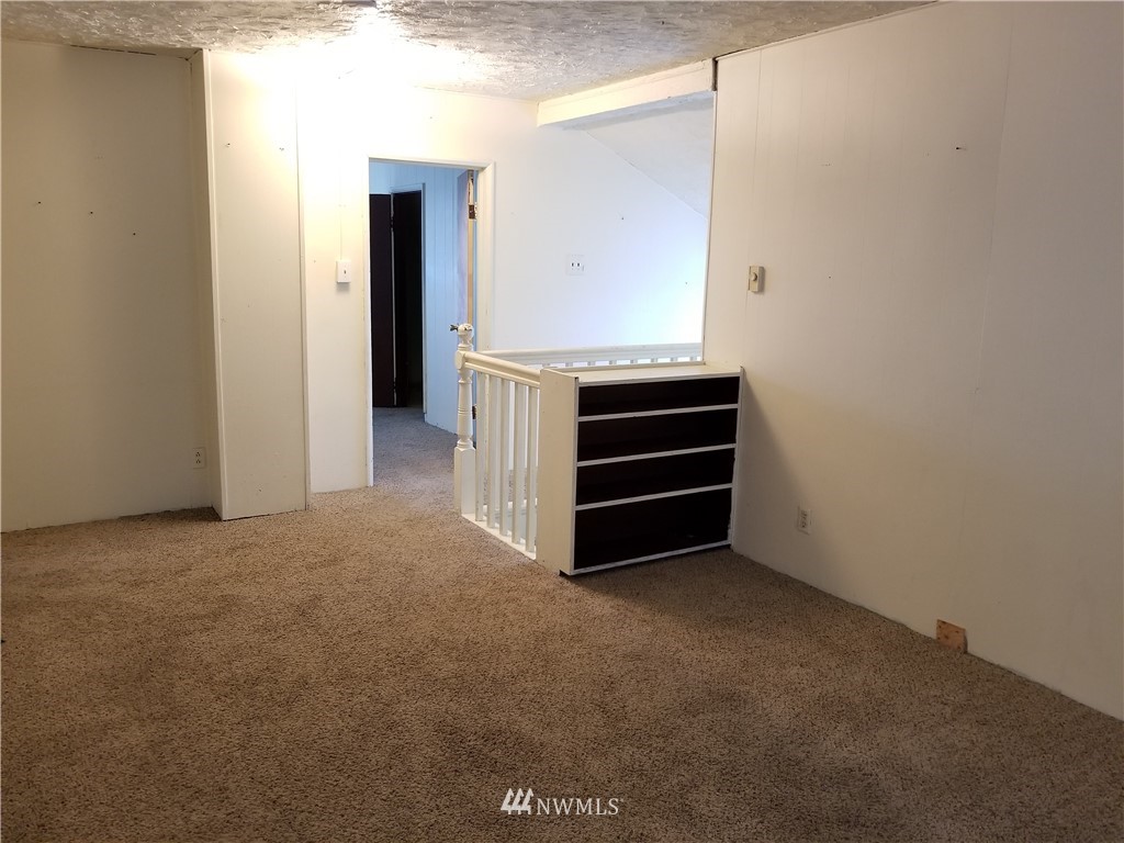 40 Southwest Cascade Avenue Chehalis, WA 98532 - Photo 8 of 11 Gallery Image 8