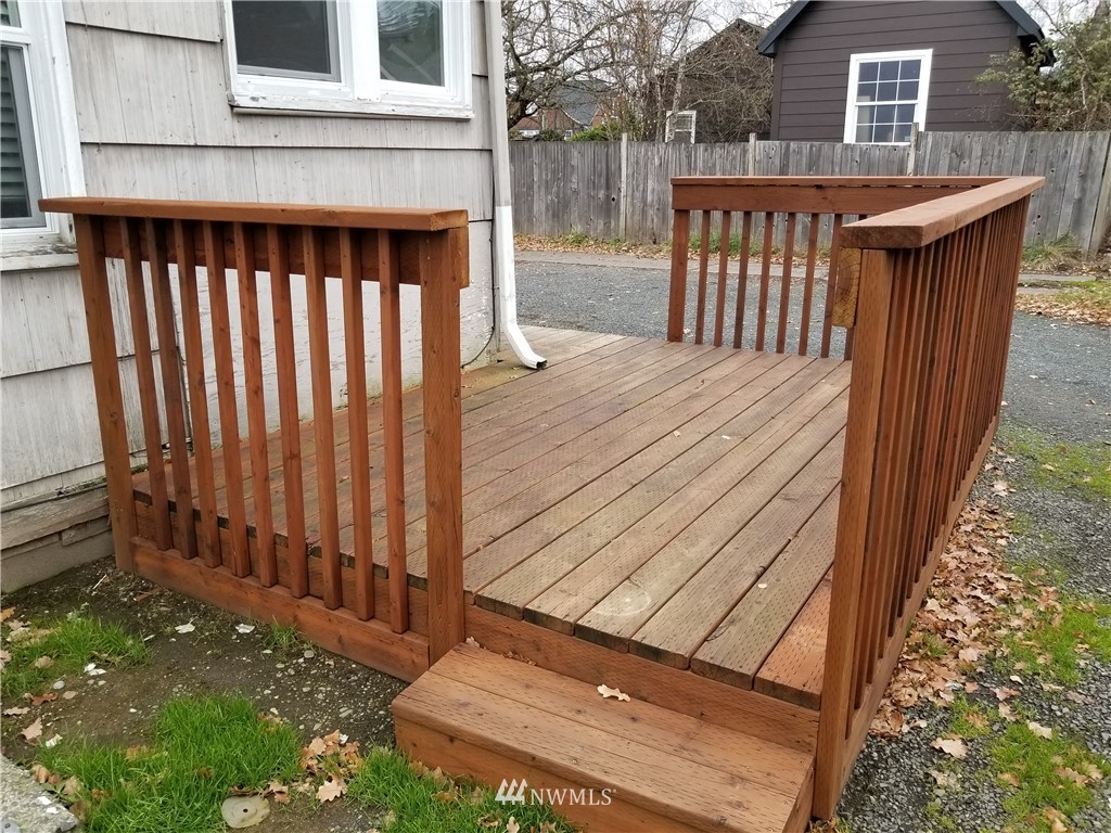 40 Southwest Cascade Avenue Chehalis, WA 98532 - Photo 10 of 11 Gallery Image 10