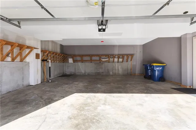 $360,000 | 414 Killarney Lane, Smithville, MO 64089