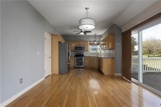 $360,000 | 414 Killarney Lane, Smithville, MO 64089