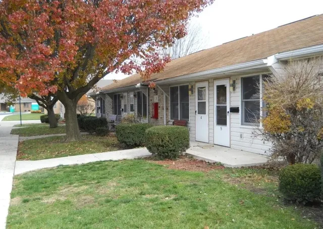 $530 | 808 Pro Drive, Celina, OH 45822