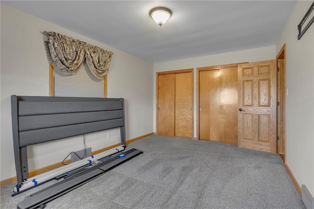 325 Sunnyside Road New Castle, PA 16102 - Photo 18 of 49