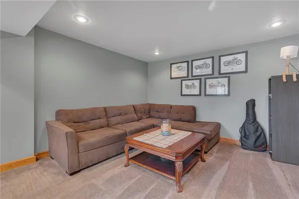 $329,500 | 325 Sunnyside Road, New Castle, PA 16102