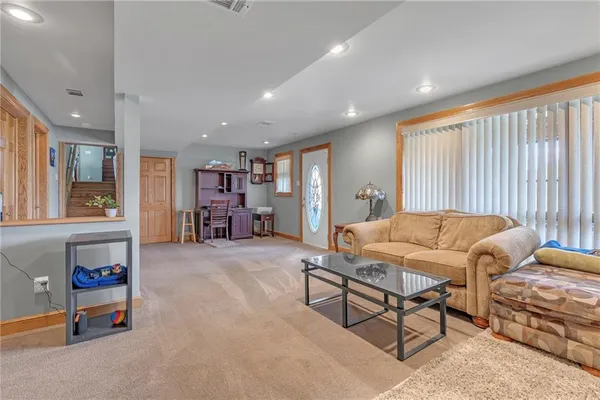 $329,500 | 325 Sunnyside Road, New Castle, PA 16102