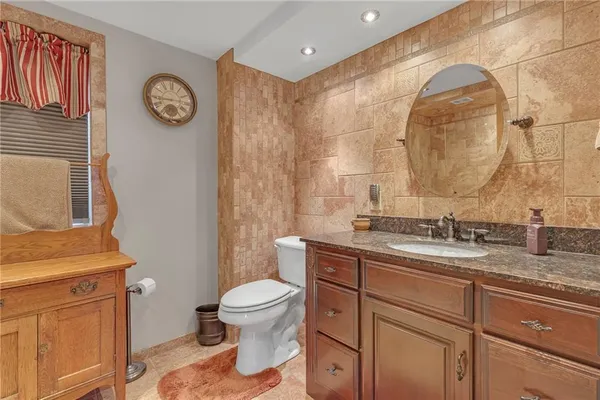 $329,500 | 325 Sunnyside Road, New Castle, PA 16102