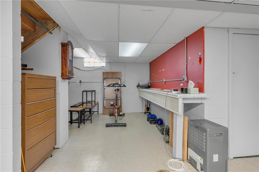 325 Sunnyside Road New Castle, PA 16102 - Photo 39 of 49