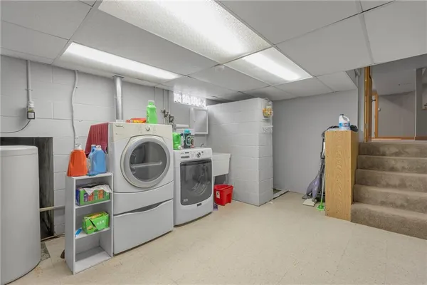 $329,500 | 325 Sunnyside Road, New Castle, PA 16102