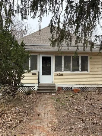 $179,000 | 1420 West Walnut Street, Independence, MO 64050