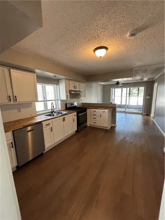 $179,000 | 1420 West Walnut Street, Independence, MO 64050