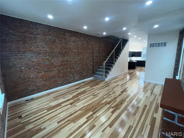 $298,888 | 3706 Iowa Avenue, St. Louis, MO 63118