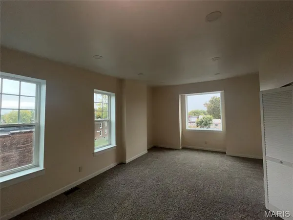 $298,888 | 3706 Iowa Avenue, St. Louis, MO 63118