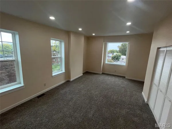 $298,888 | 3706 Iowa Avenue, St. Louis, MO 63118