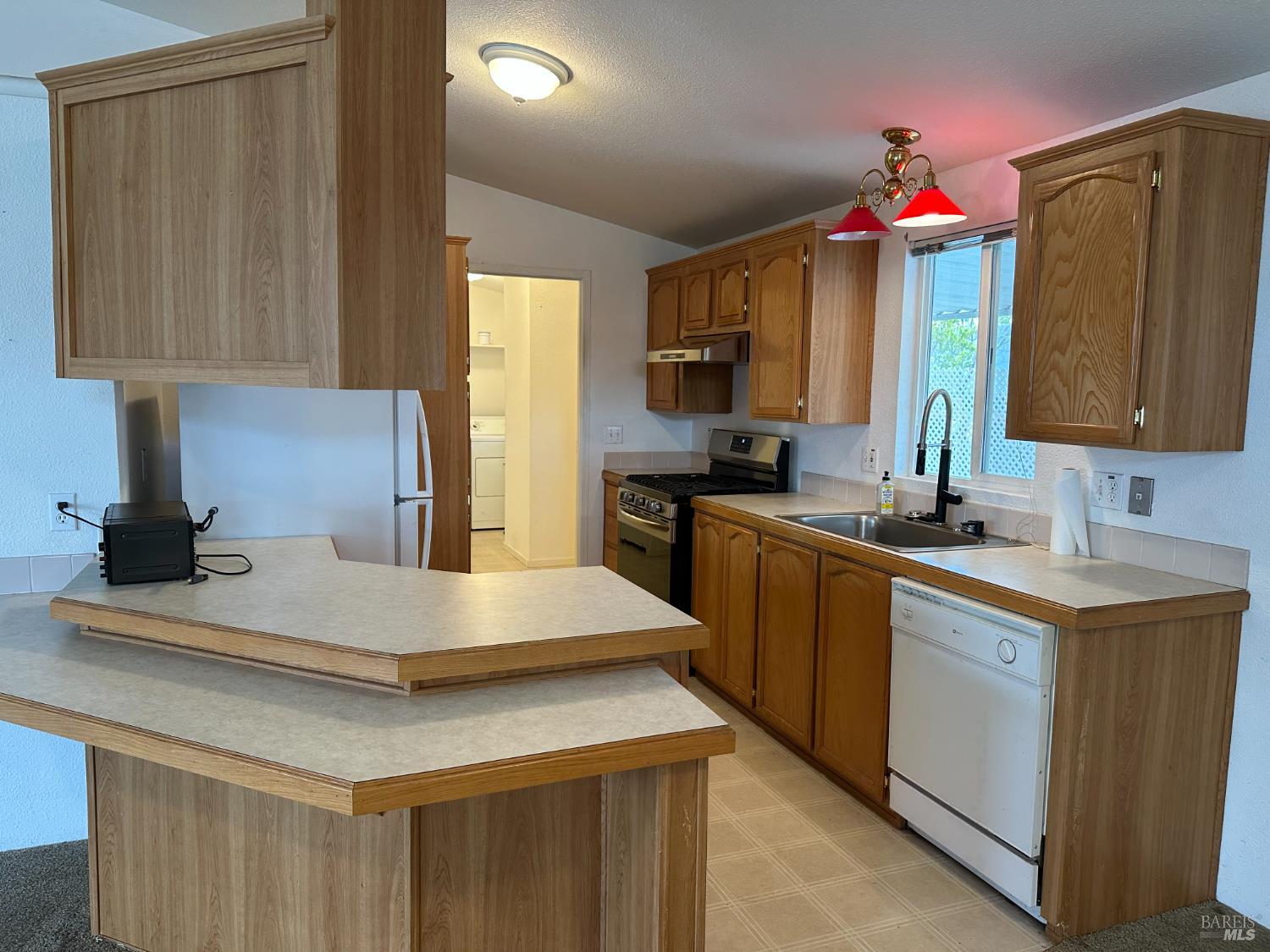 220 Ricardo Avenue Santa Rosa, CA 95407 - Photo 7 of 20