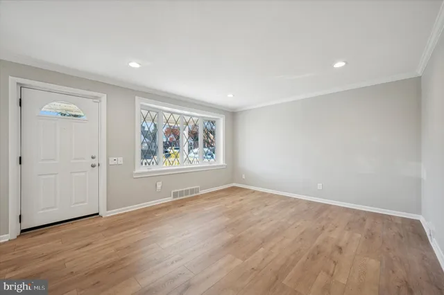 $3,700 | 421 Lawrence Road, Havertown, PA 19083