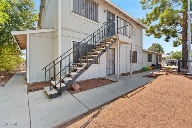 $890 | 24 Rose Circle, Unit B, North Las Vegas, NV 89030