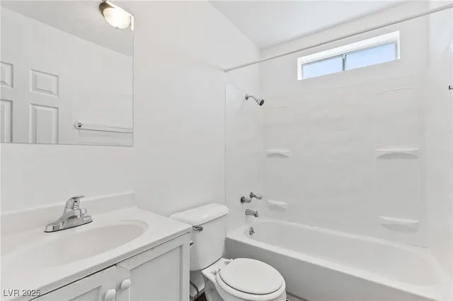 $890 | 24 Rose Circle, Unit B, North Las Vegas, NV 89030