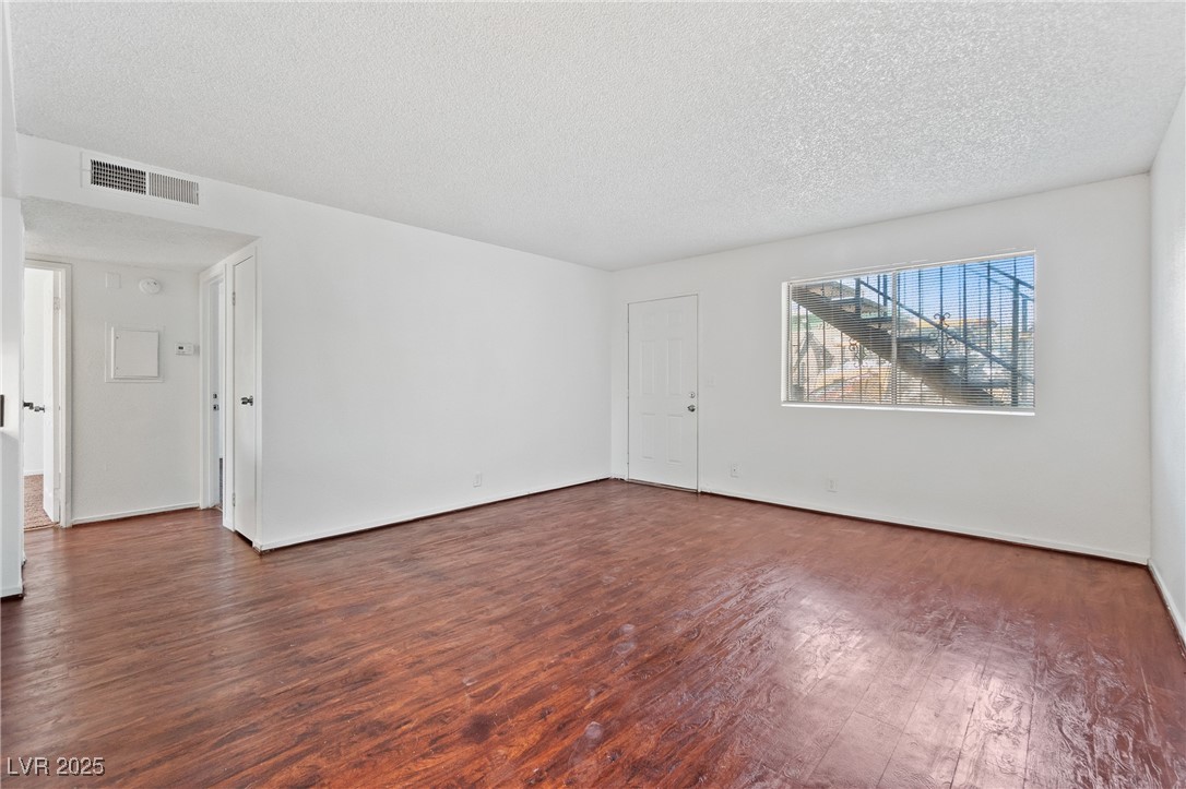 24 Rose Circle, Unit B North Las Vegas, NV 89030 - Photo 4 of 14