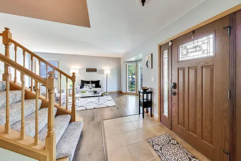$749,900 | 845 Saugatuck Trail, Vernon Hills, IL 60061