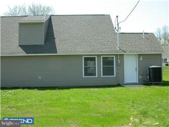 49 Crown Road Levittown, PA 19057 - Photo 2 of 12