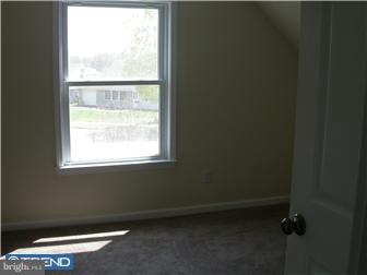 49 Crown Road Levittown, PA 19057 - Photo 11 of 12