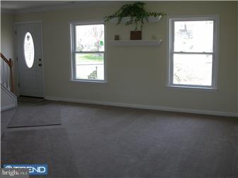 49 Crown Road Levittown, PA 19057 - Photo 3 of 12