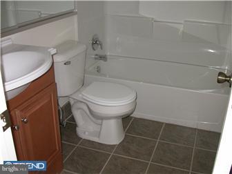 49 Crown Road Levittown, PA 19057 - Photo 8 of 12