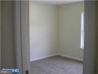 49 Crown Road Levittown, PA 19057 - Photo 9 of 12