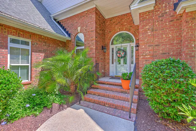 $764,000 | 109 Waveney Circle, Goose Creek, SC 29445