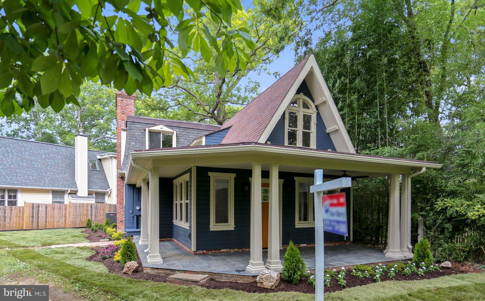 6 Circle Circle Washington Grove, MD 20880 - Photo 2 of 45 a front view of a house