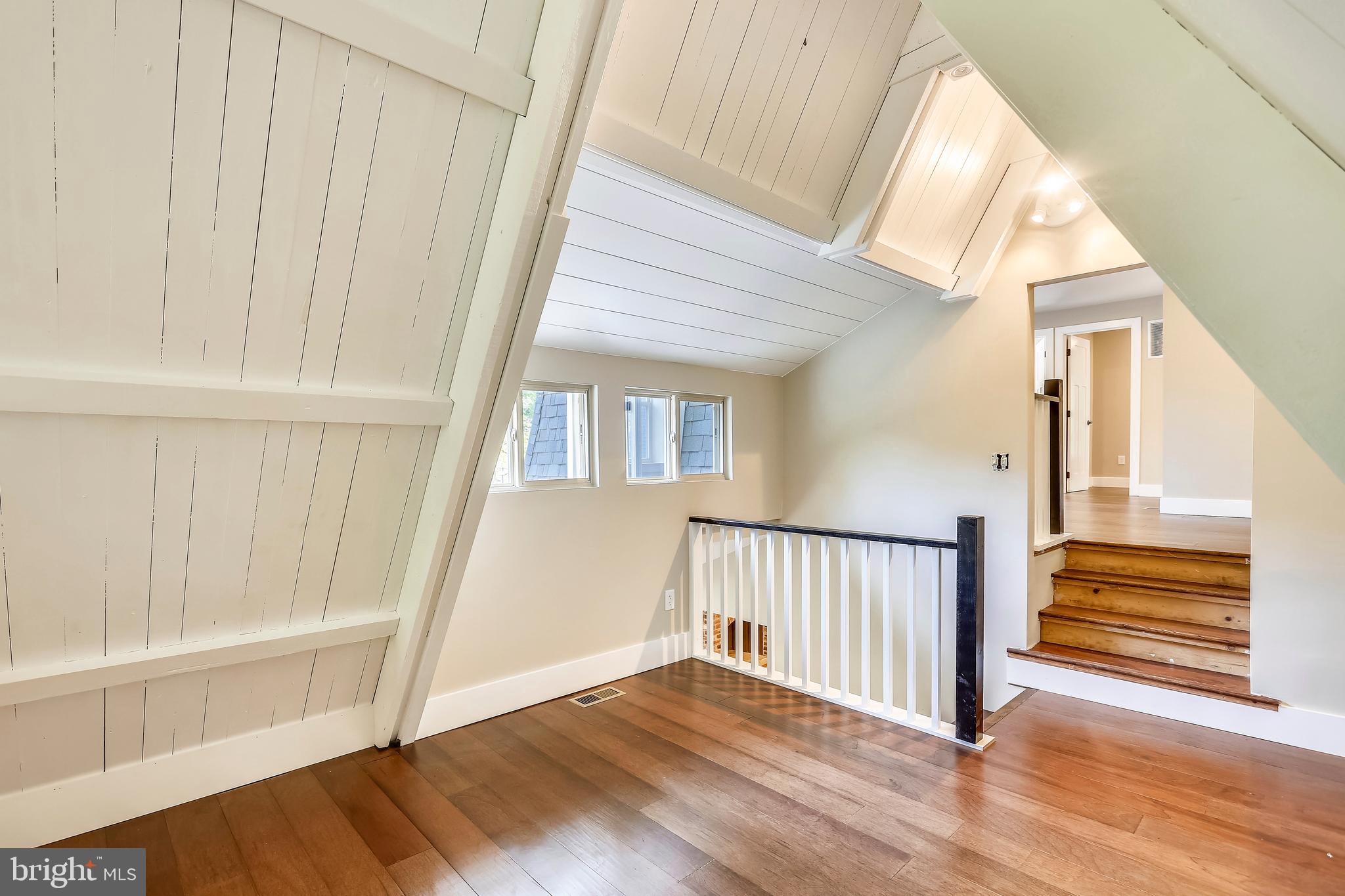 6 Circle Circle Washington Grove, MD 20880 - Photo 28 of 45 a view of front door