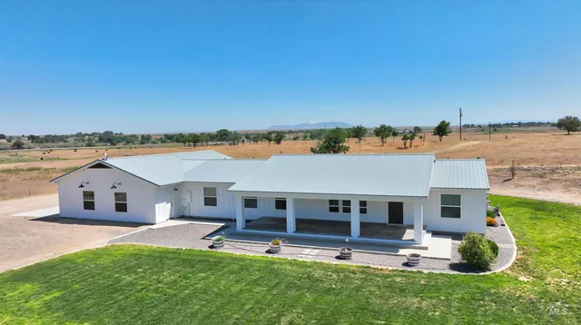 $700,000 | 29492 Farmway Road, Caldwell, ID 83607