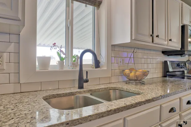 $700,000 | 29492 Farmway Road, Caldwell, ID 83607