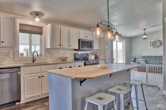 $700,000 | 29492 Farmway Road, Caldwell, ID 83607