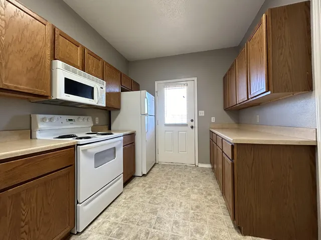 $1,000 | 5812 6th Street, Unit C, Lubbock, TX 79416
