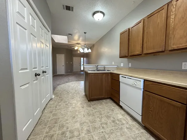 $1,000 | 5812 6th Street, Unit C, Lubbock, TX 79416