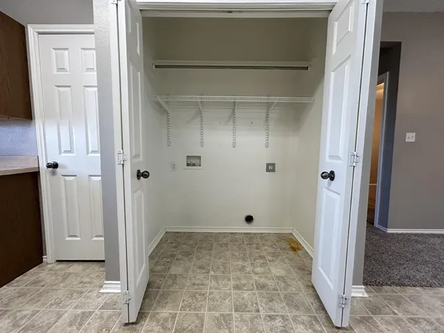 $1,000 | 5812 6th Street, Unit C, Lubbock, TX 79416