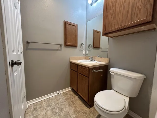 $1,000 | 5812 6th Street, Unit C, Lubbock, TX 79416