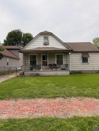 $638,000 | 423 Northeast Wilson Avenue, Topeka, KS 66616