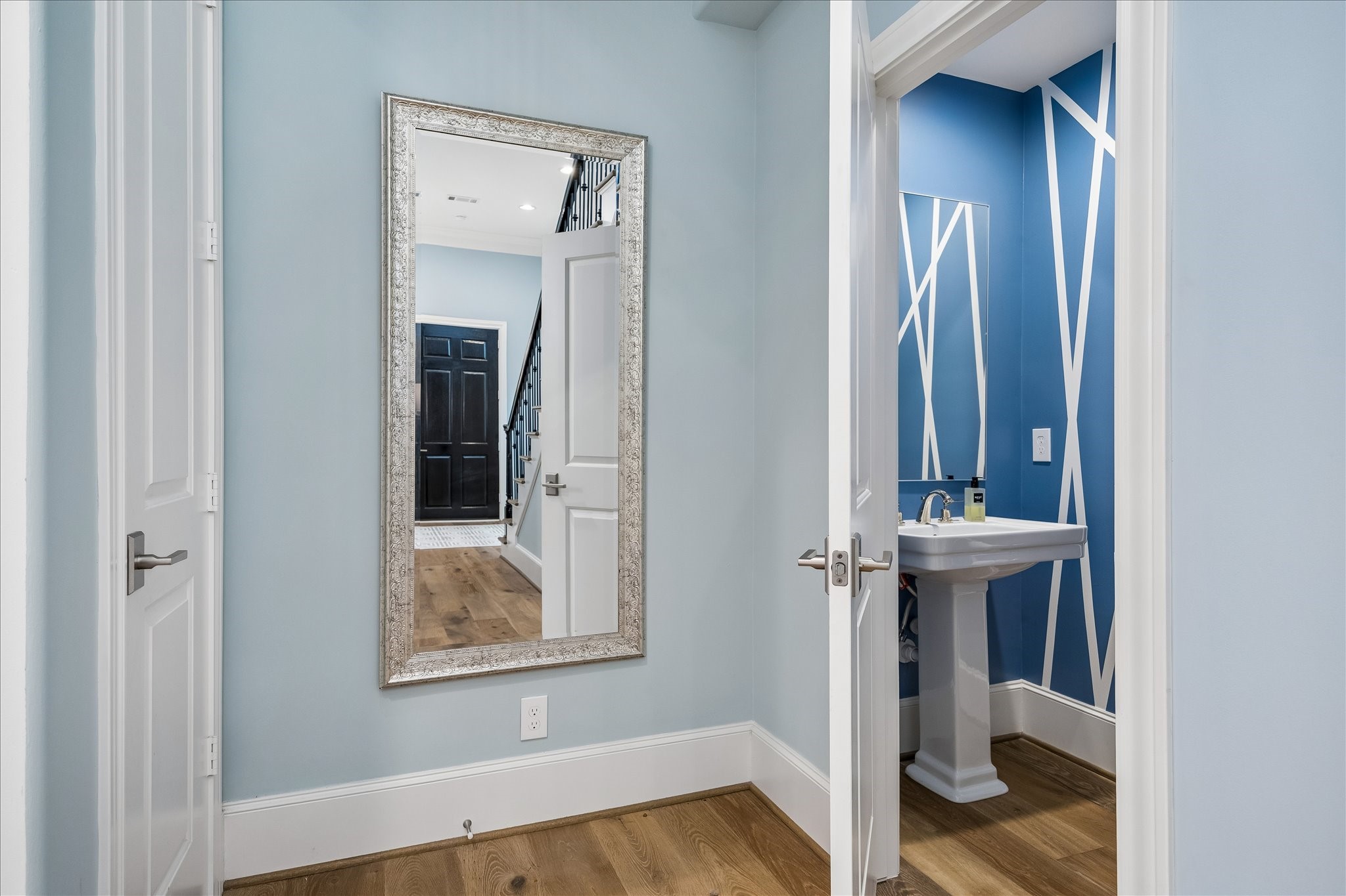 3020 Lake Street Houston, TX 77098 - Photo 19 of 41 Guest half bath in off the entry hall.