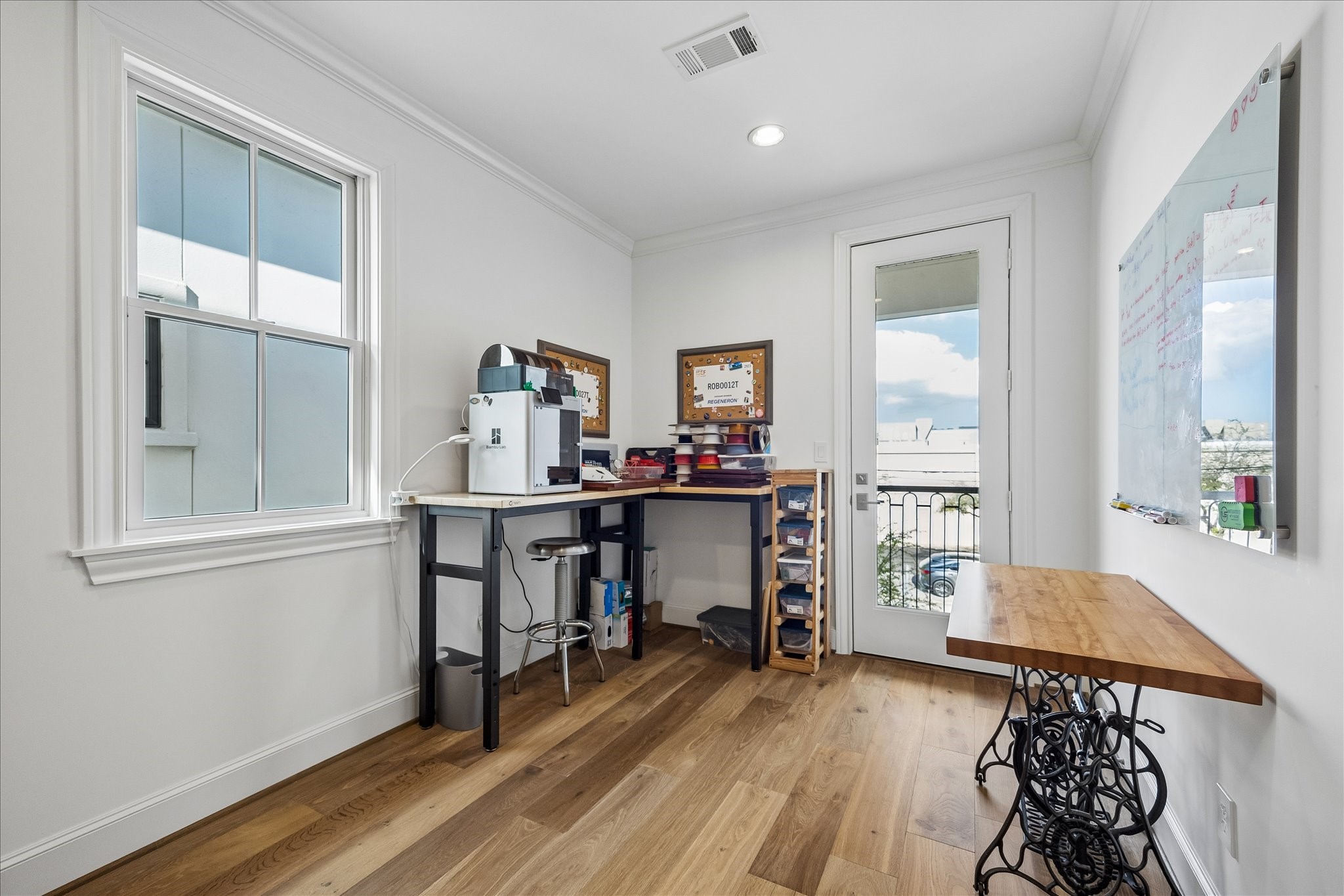 3020 Lake Street Houston, TX 77098 - Photo 33 of 41 Office nook on second floor landing.