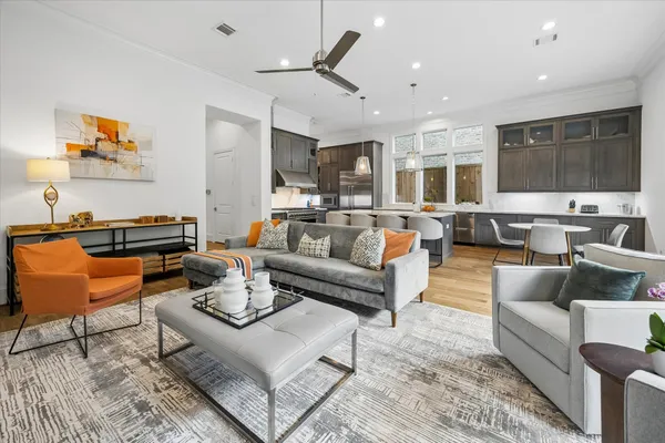 $1,649,000 | 3020 Lake Street, Houston, TX 77098