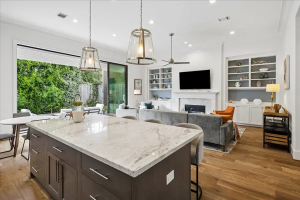 $1,649,000 | 3020 Lake Street, Houston, TX 77098