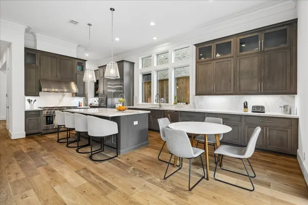 $1,649,000 | 3020 Lake Street, Houston, TX 77098