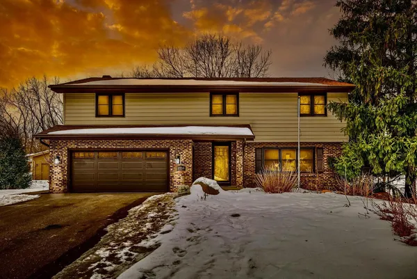 $599,500 | 2700 Crestwood Circle, Minnetonka, MN 55305
