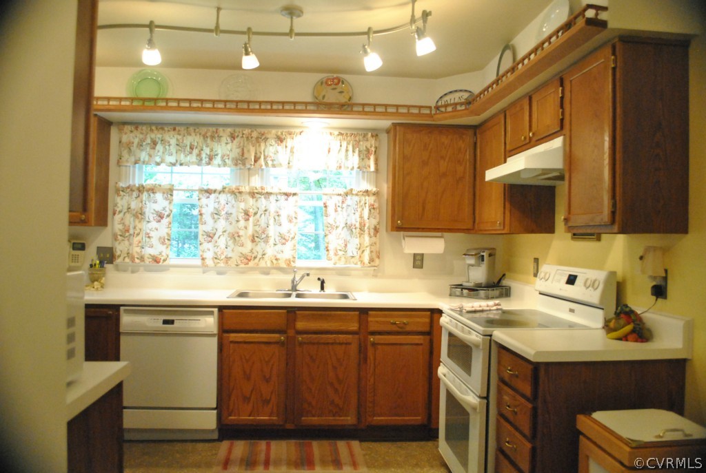 2010 Stoneheather Road Henrico, VA 23238 - Photo 4 of 24 Gallery Image 4