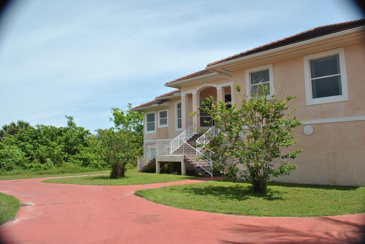126 North Sewalls Point Road Stuart, FL 34996 - Photo 2 of 18 front side